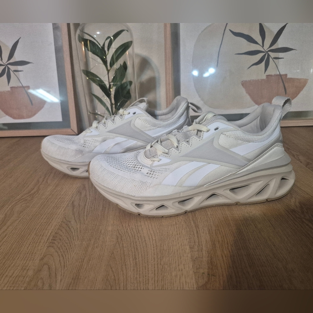 Reebok Women's Gray and White Athletic Shoes